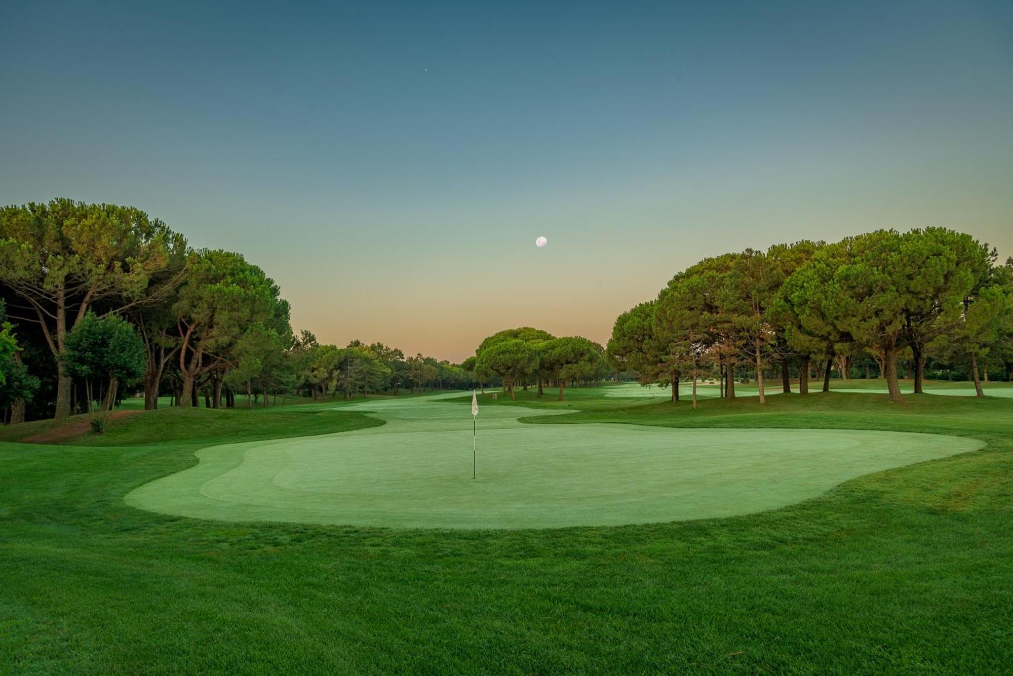 Hotel Golf Inn Lignano Sabbiadoro Bagian luar foto