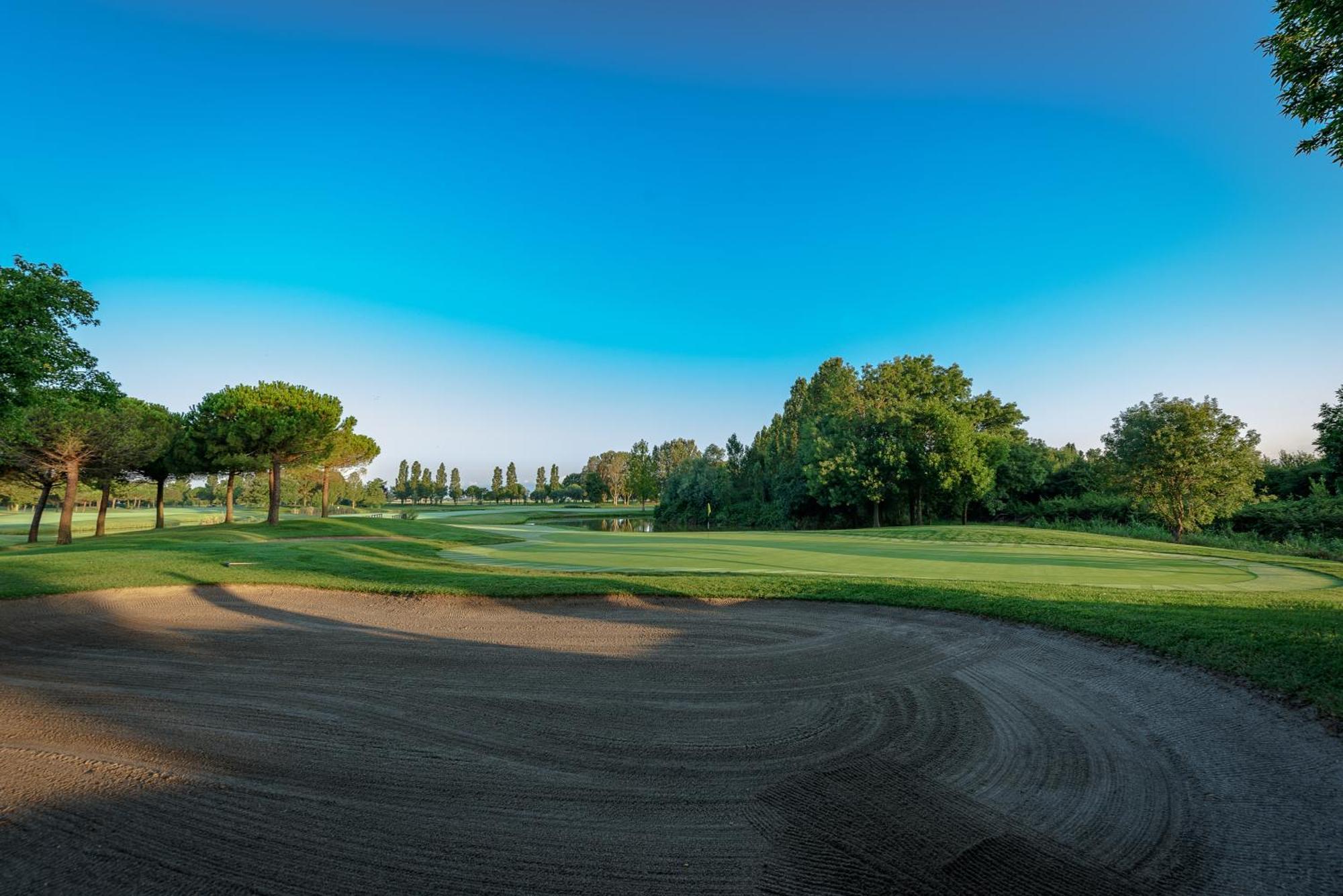 Hotel Golf Inn Lignano Sabbiadoro Bagian luar foto