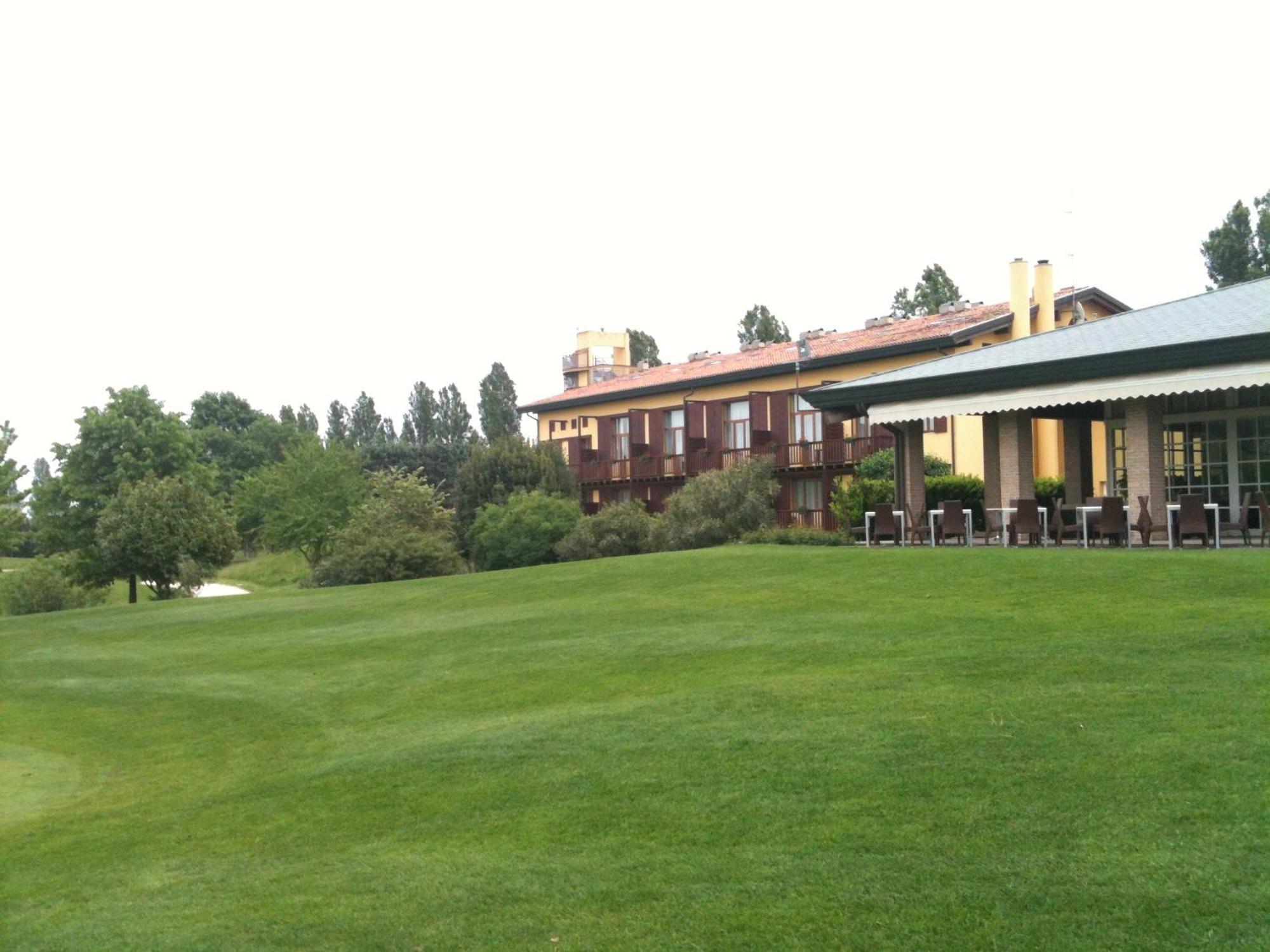 Hotel Golf Inn Lignano Sabbiadoro Bagian luar foto