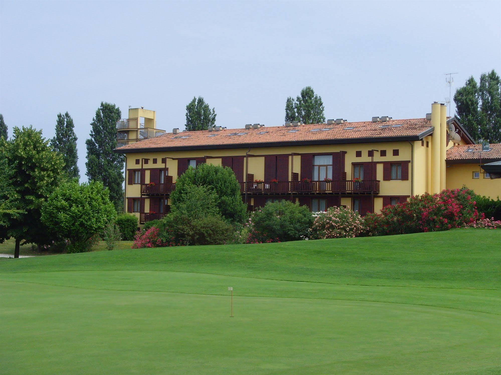 Hotel Golf Inn Lignano Sabbiadoro Bagian luar foto