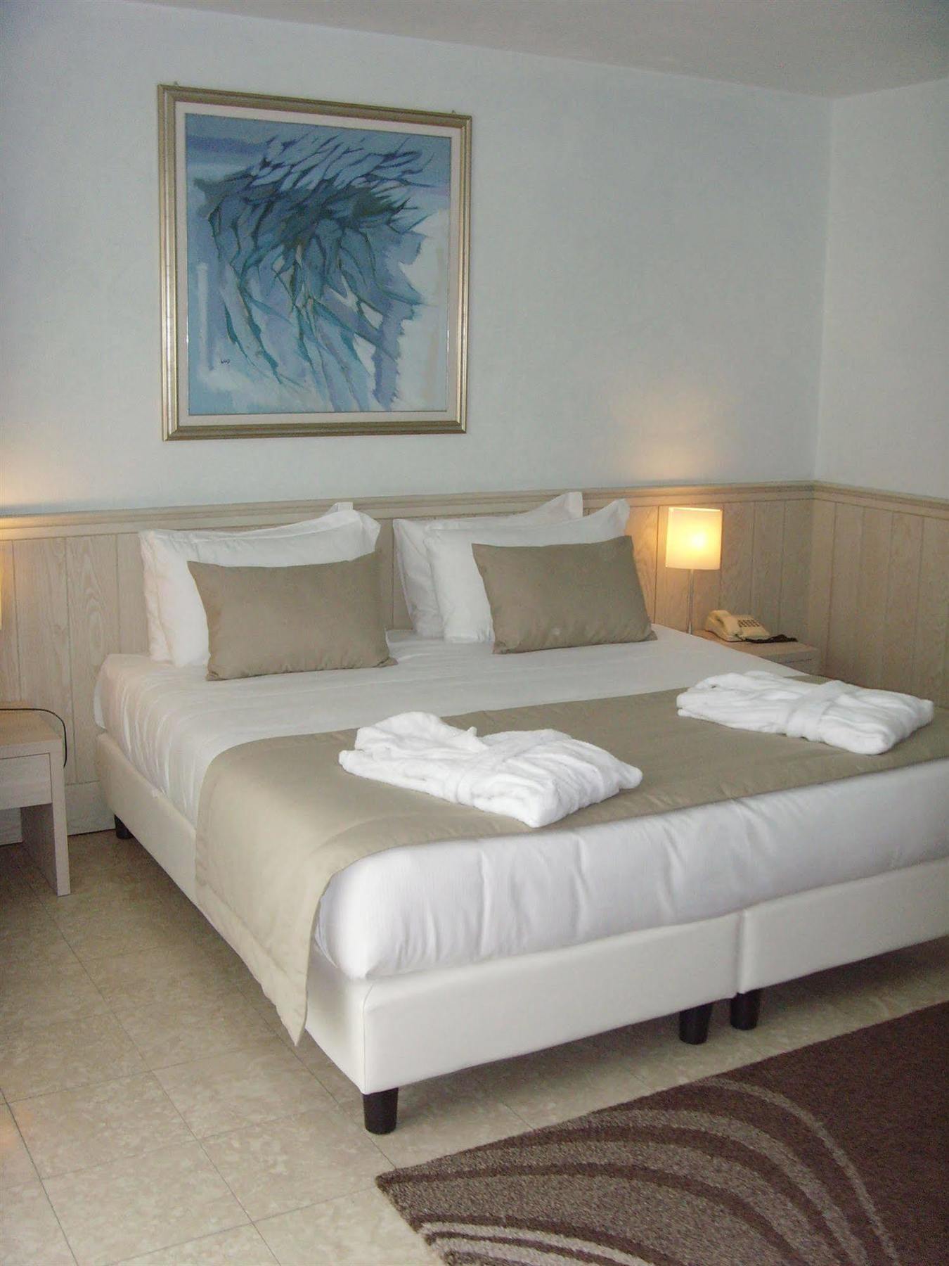 Hotel Golf Inn Lignano Sabbiadoro Bagian luar foto